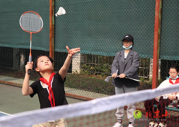 挥舞激情    超越梦想 ——京山小学举行“挥舞激情”网球、羽毛球、乒乓球大赛
